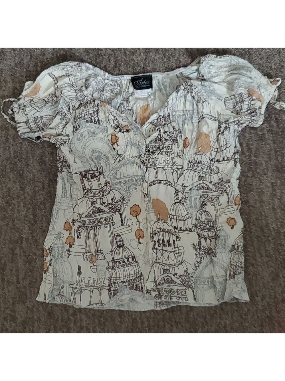 Ladies top size medium $5 when 2 or more items are purchased